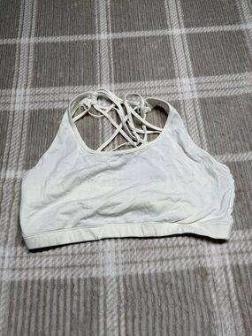 Active Basic White Crisscross Back Sports Bra